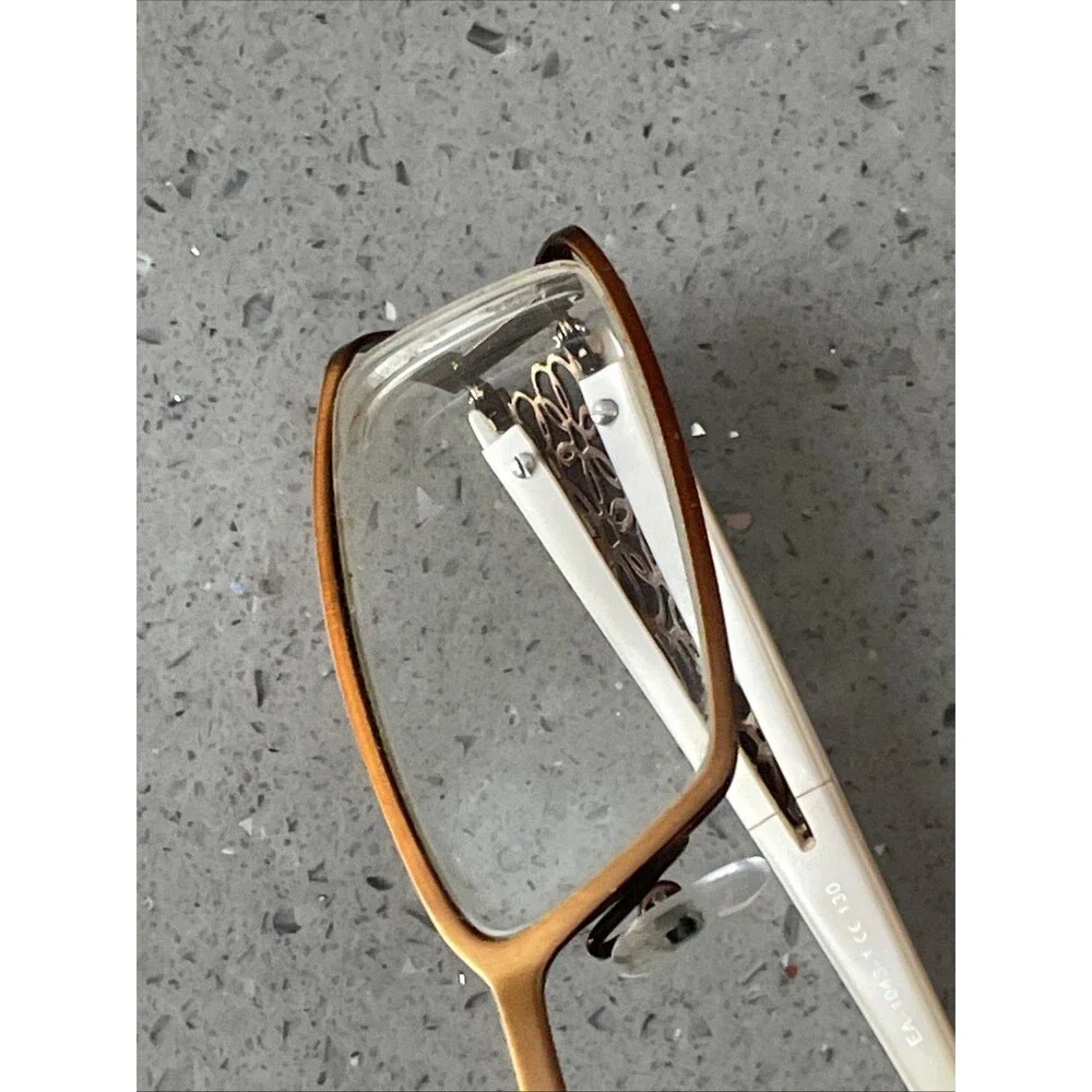 Elizabeth Arden this frames
